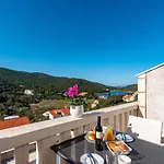 Castello * Zrnovo