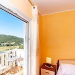 Castello * Zrnovo