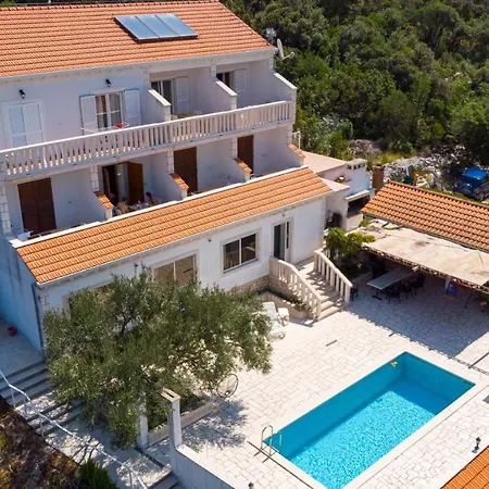 Apartman Castello *