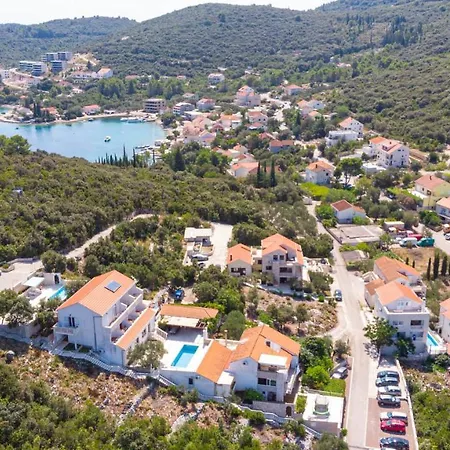 Castello Apartment