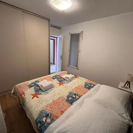 Apartment Castello Zrnovo