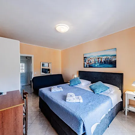 Castello Apartman *