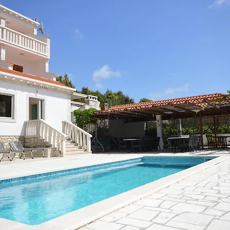 Castello Apartamento *