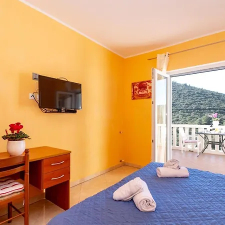 Castello Apartment Zrnovo