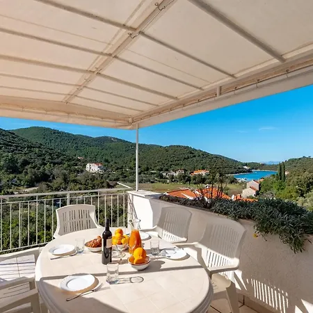 Castello Apartment