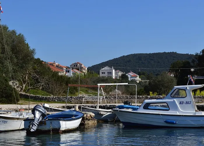 Castello 아파트 Zrnovo