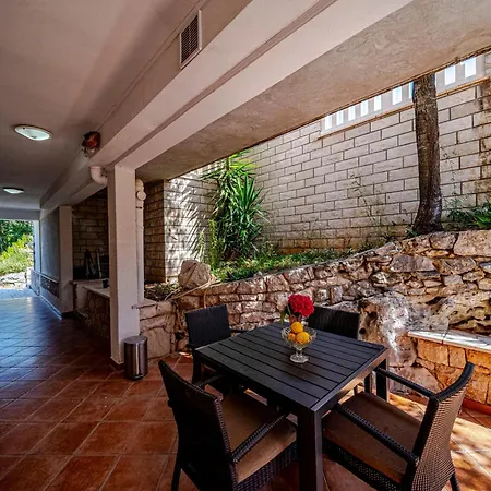 Castello Lägenhet Zrnovo