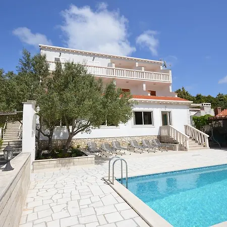 Апартаменты Castello Zrnovo