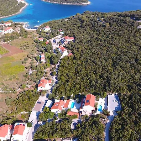 Castello Апартаменты Zrnovo