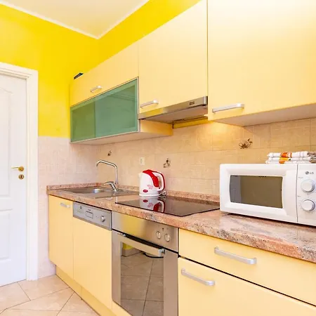 Castello Апартаменты Zrnovo