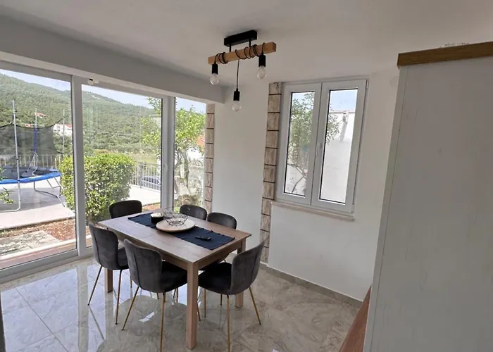 Apartamento Castello Zrnovo