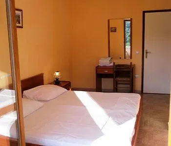 Castello Apartamento Zrnovo