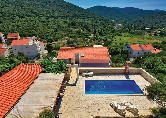 Castello Apartamento Zrnovo