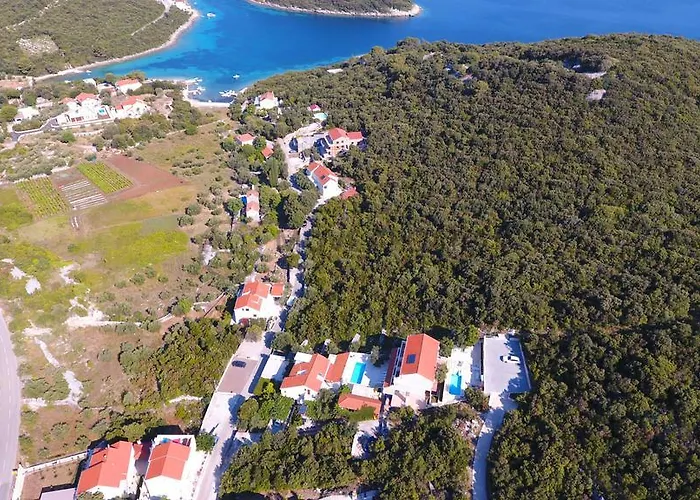 Castello 아파트 Zrnovo