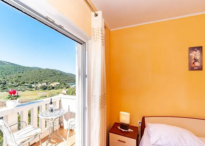 Castello * Zrnovo